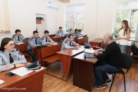 «Ինքնորոշում և պատասխանատու ծառայություն» խորագրով ֆակուլտատիվ դասընթաց ապագա ոստիկանների համար